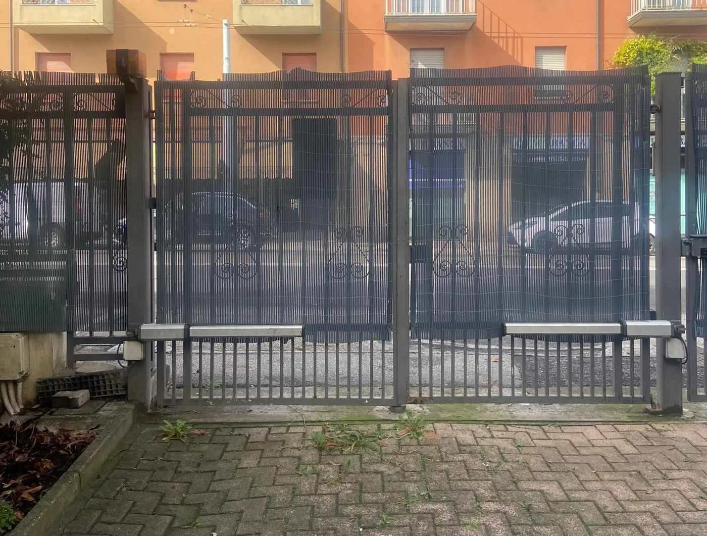 Cancello scorrevole automatico con cancello pedonale a Forlì